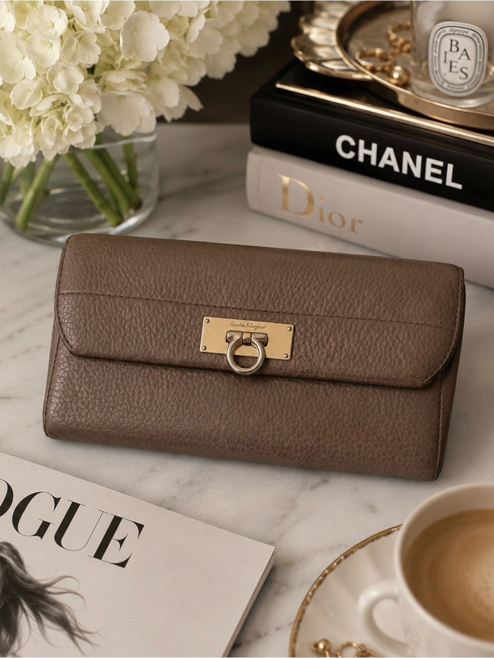 SALVATORE FERRAGAMO TAN LEATHER GANCINI CONTINENTAL WALLET MADE IN ITALY - Picture 1 of 15
